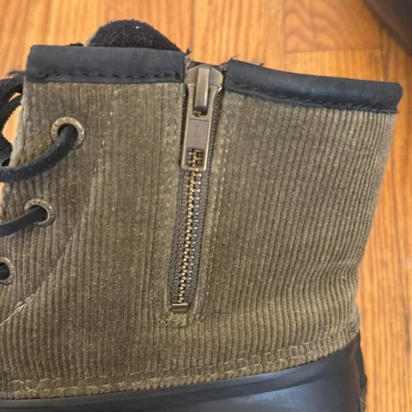 Sperry Women's Saltwater Corduroy Duck Boots in Olive Green Size 9.5 - Picture 8 of 10